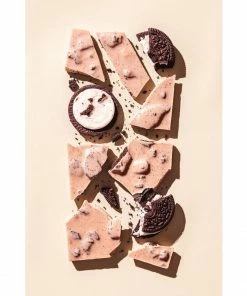 Lucinda's Cookies And Cream Chocolate Bar