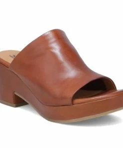 Lucinda's New Brandy Gwen By Miz Mooz