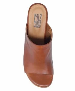 Lucinda's New Brandy Gwen By Miz Mooz