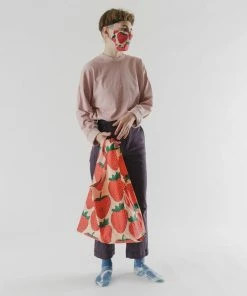Lucinda's New Strawberry Standard Baggu