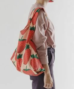 Lucinda's New Strawberry Standard Baggu